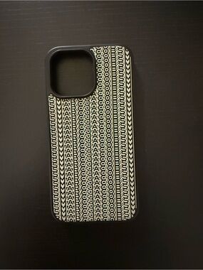 Marc Jacobs “The Monogram” iPhone 14 Case